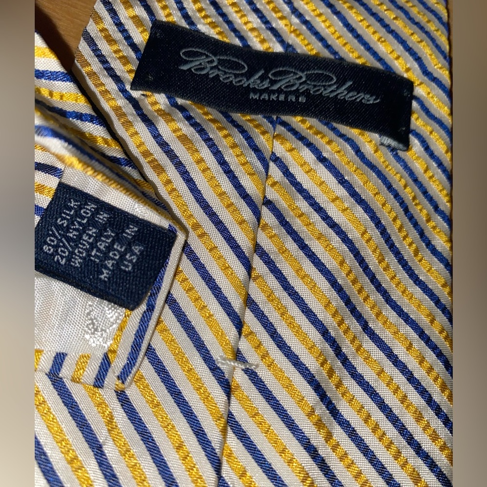 BROOKS BROTHERS MAKERS Yellow /Blue Stripe Silk Tie. - Picture 4 of 7